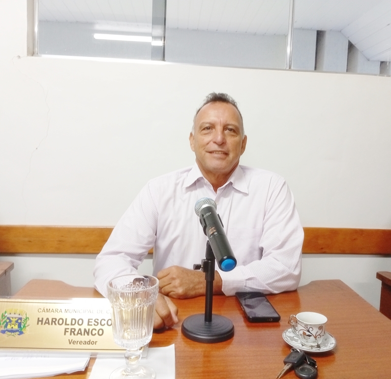 Vereador Haroldo Franco homenageia campeões da Copa Comércio do Alto Caracol