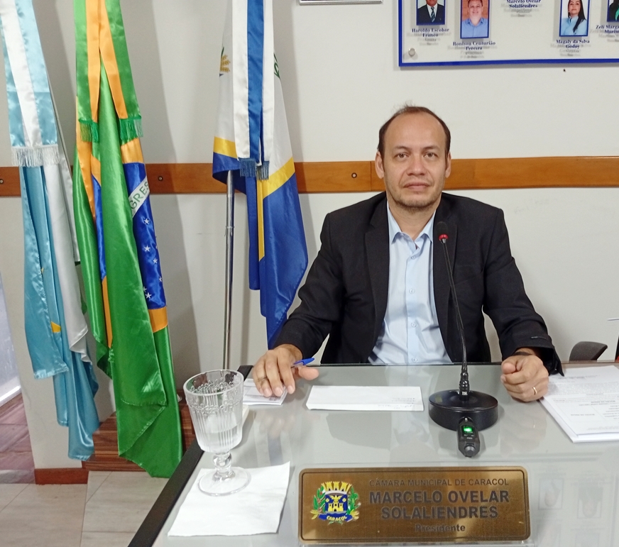 Presidente Marcelo Solaliendres recebe homenagens na Câmara em celebração ao seu aniversário