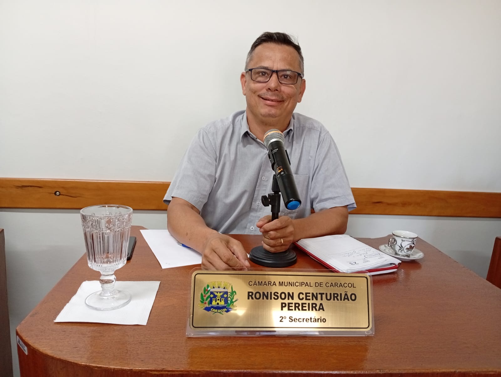 Vereador Tico solicita reforma urgente em calçada de escola municipal em Caracol