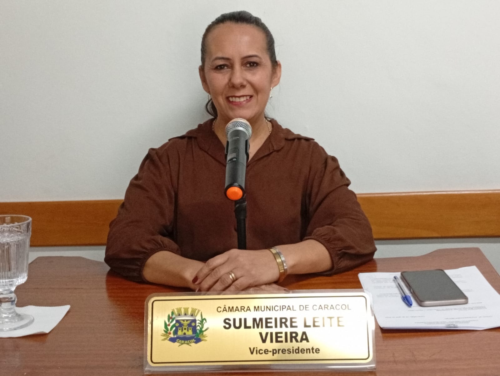 Vereadora Meire Leite presta homenagem à imprensa pela cobertura histórica dos 61 anos de Caracol