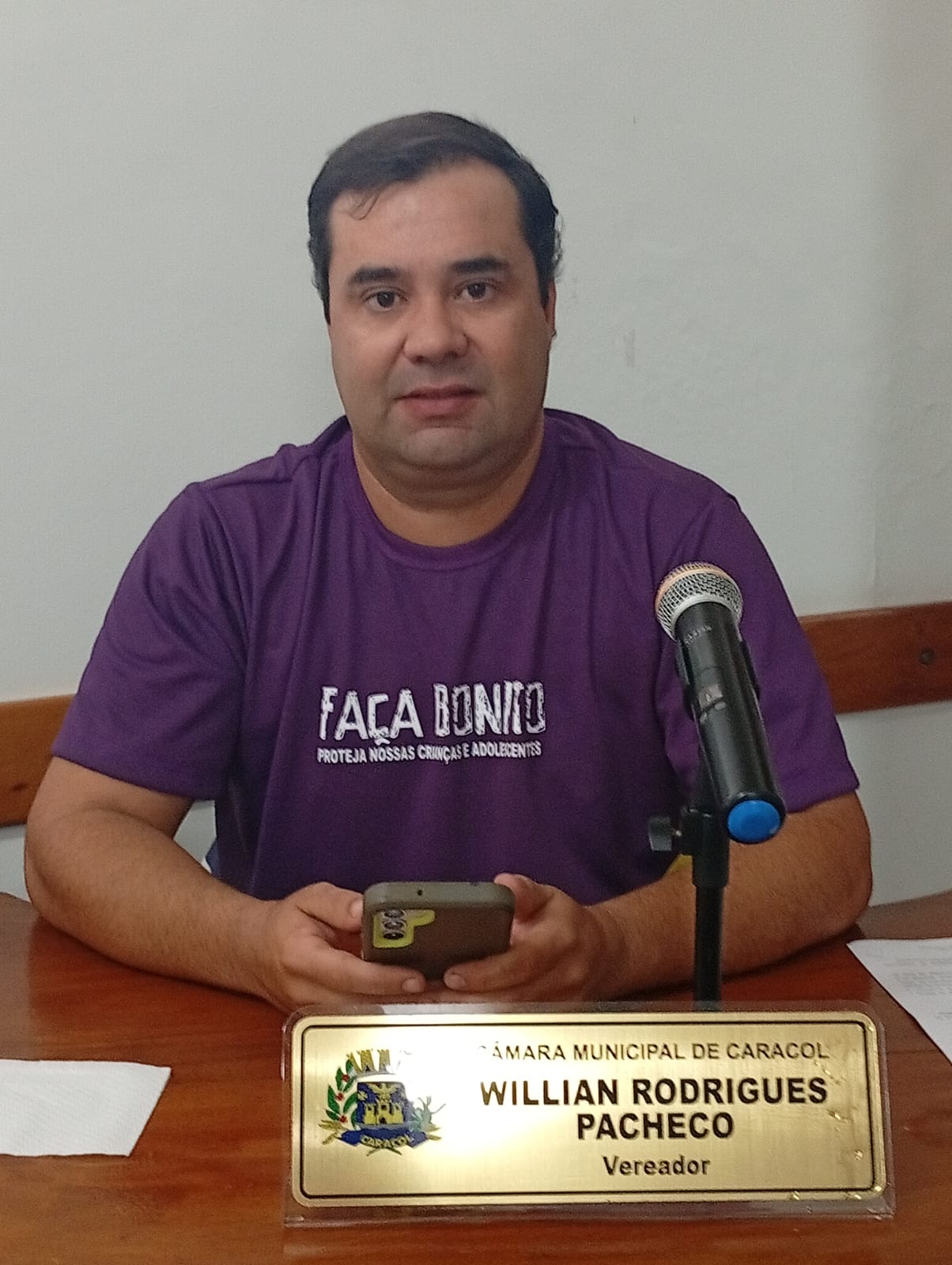 Vereador Pacheco solicita instalação de banheiros e bebedouro na Praça das Araras