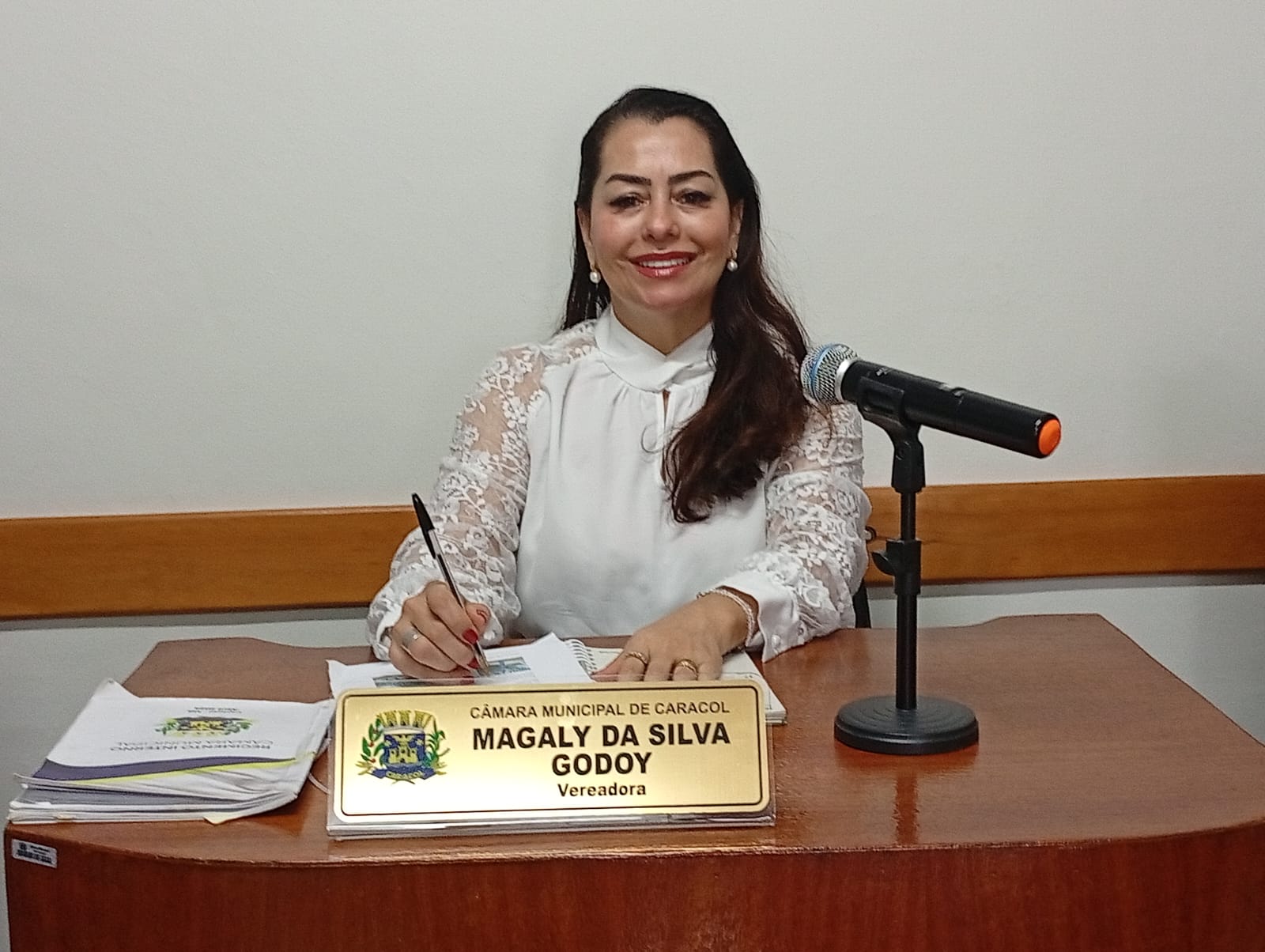 Vereadora Magaly Godoy Apresenta Indicações para Infraestrutura, Terceira Idade e Incentivo ao Esporte em Caracol