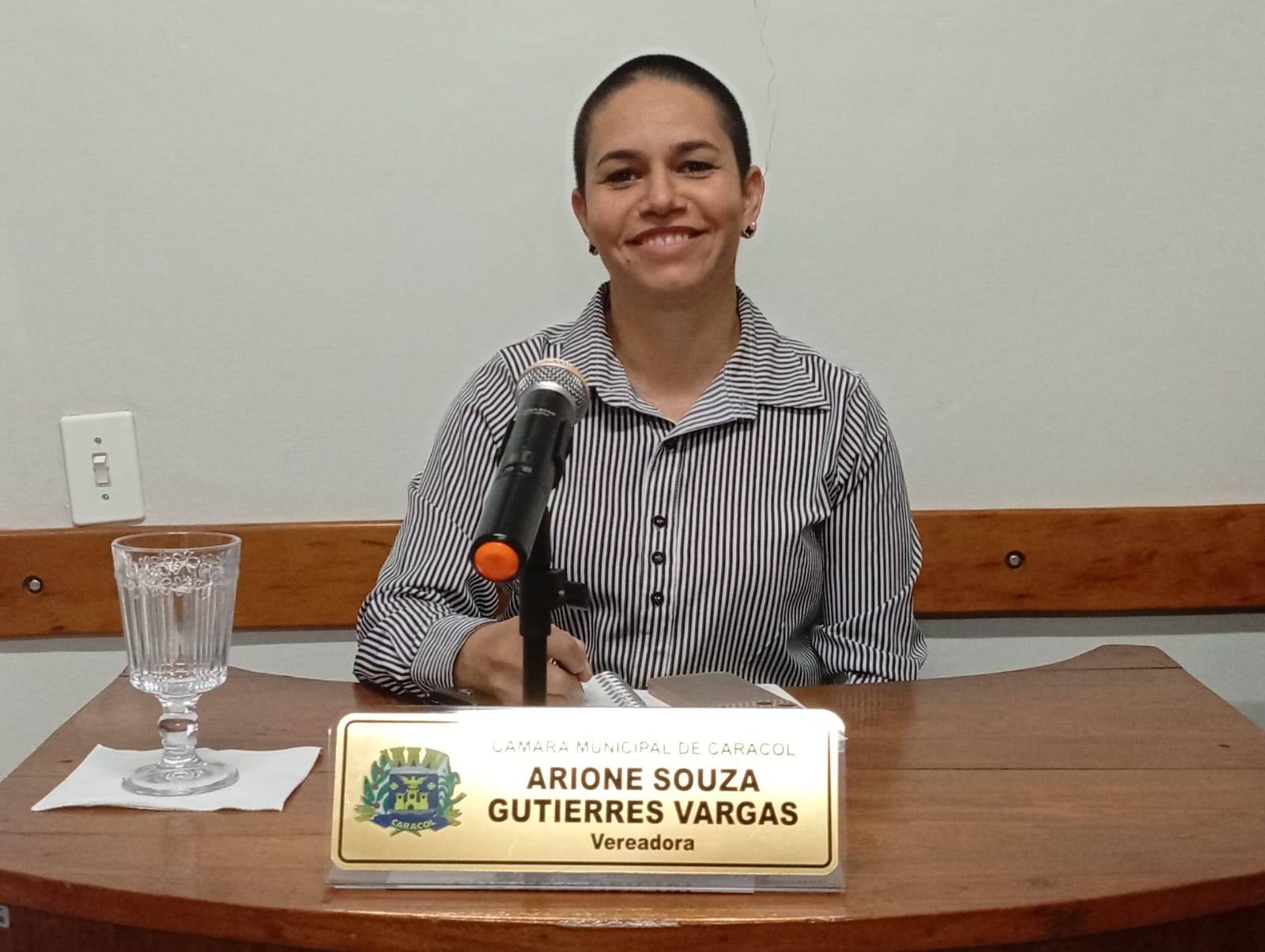 Vereadora Arione Gutierres cobra melhorias na iluminação pública e apresenta moção de agradecimento na Câmara de Caracol