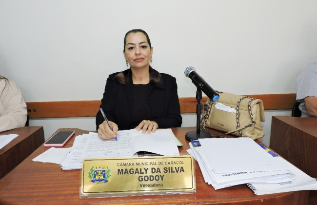 Vereadora Magaly Godoy solicita instalação de lixeiras em pontos estratégicos